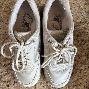 Women’s New Balance 810 walking shoe